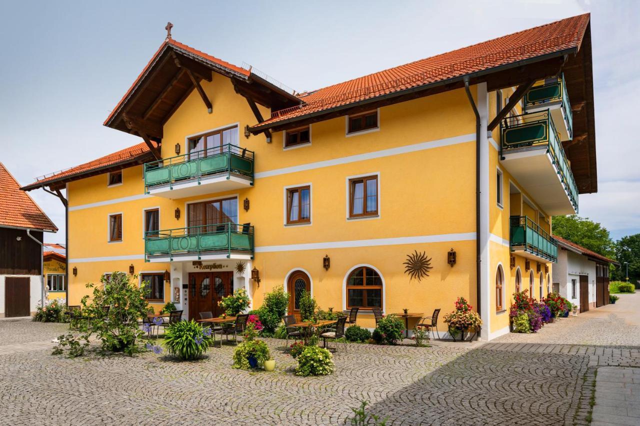 Hotel Preishof Kirchham Extérieur photo