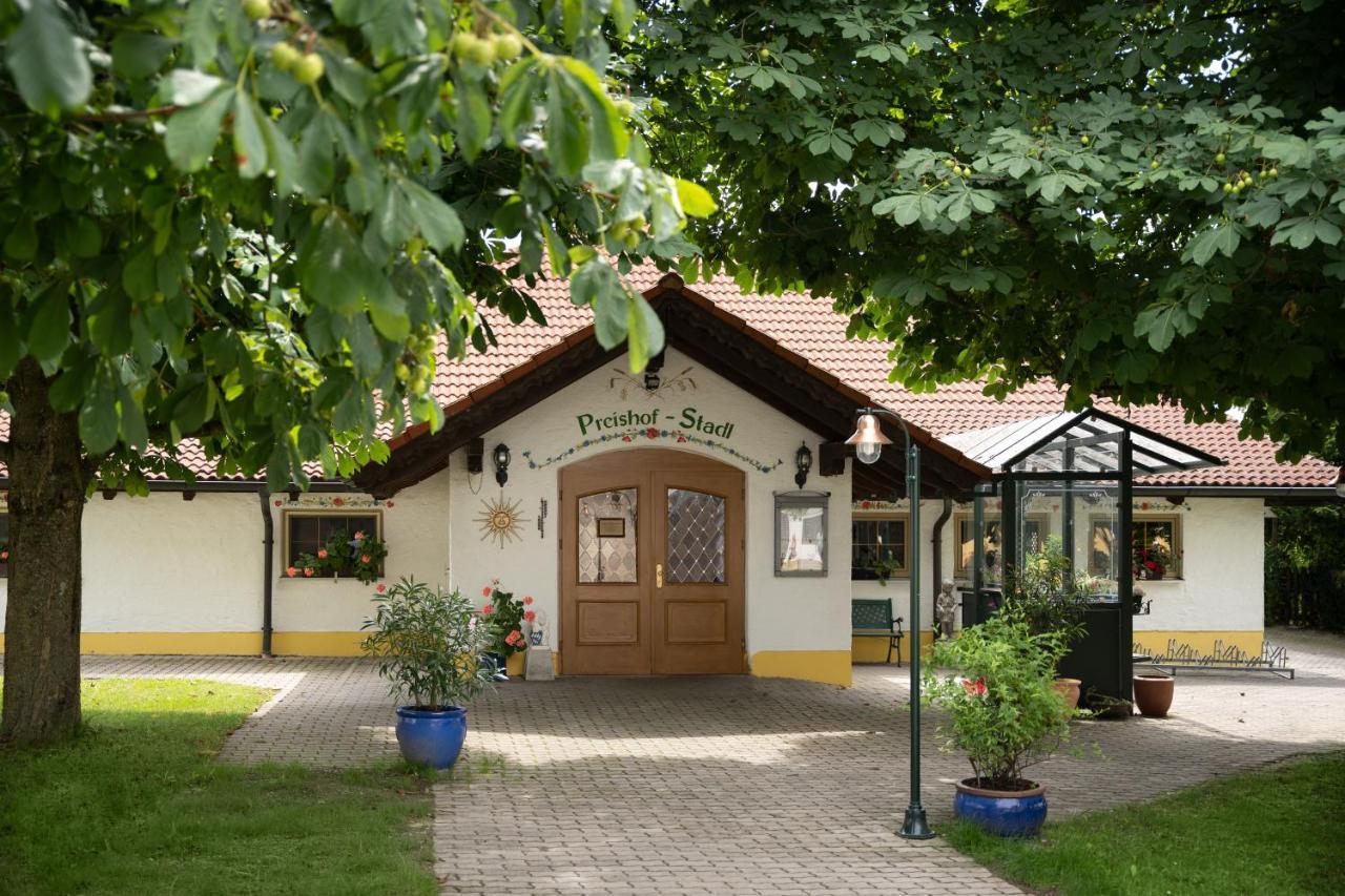 Hotel Preishof Kirchham Extérieur photo