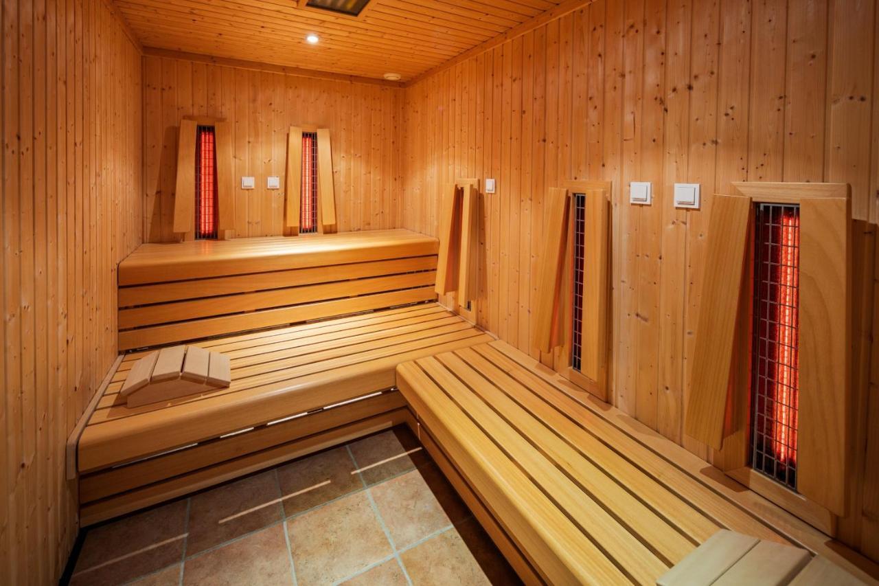 Hotel Preishof Kirchham Extérieur photo