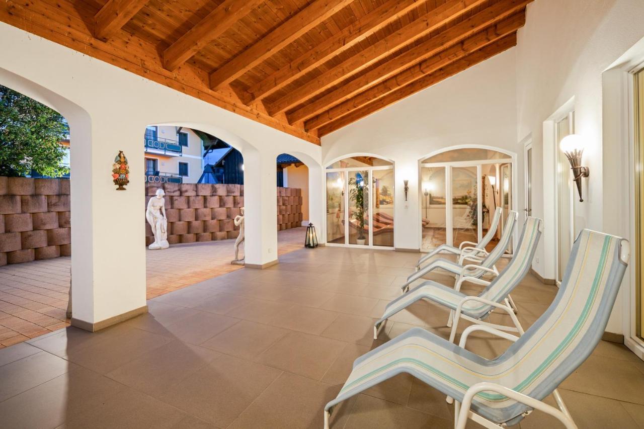 Hotel Preishof Kirchham Extérieur photo