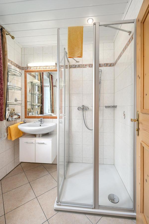 Hotel Preishof Kirchham Extérieur photo